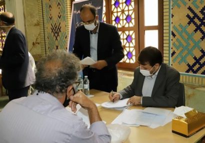 برپایی میز خدمت توسط مسئولین قضایی استان آذربایجان شرقی در مصلای حضرت امام (ره) شهرستان تبریز